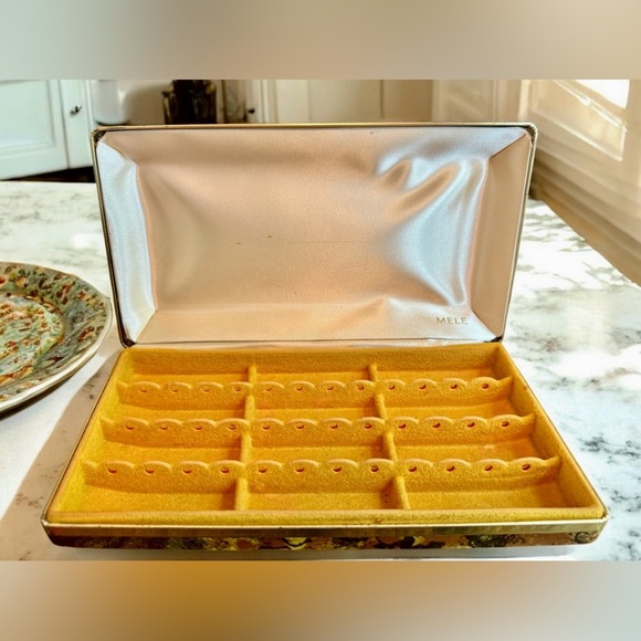 Vintage Mele Earring Hard Clam Shell Box, Brown & Gold Tortoise Shell - Picture 4 of 7